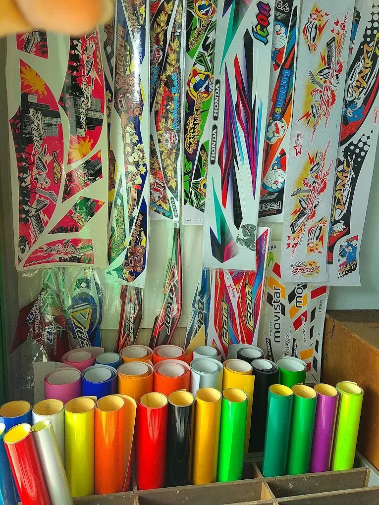 Cetak Jasa Cutting Stiker Custom Curug Tangerang - Stempel Kaca, Mobil & Motor Murah Berkualitas - Modhiskom